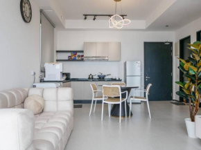 Modern 2 Bedroom Urban Suite by Uptrend Home Management